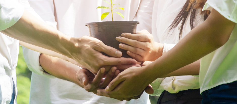 corporate-social-responsibility-volunteers-1