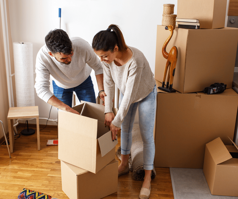 couple-moving-into-a-house